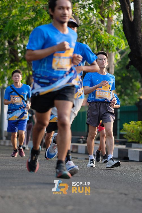 Race photo from Isoplus Run 2024 Surabaya