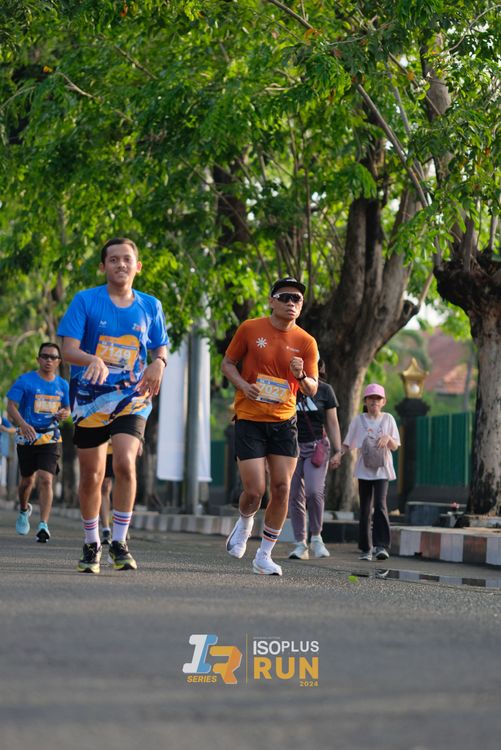 Race photo from Isoplus Run 2024 Surabaya