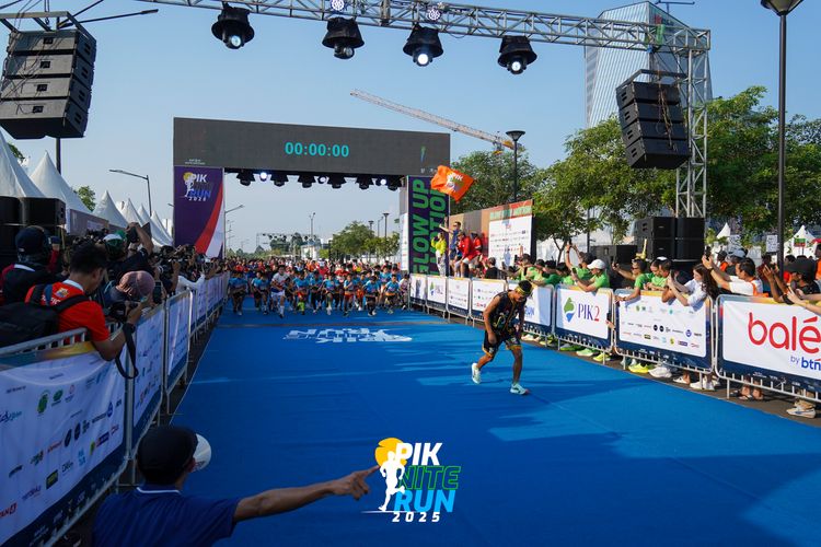 Race photo from PIK NITE RUN 2025