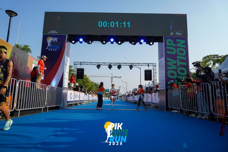 Race photo from PIK NITE RUN 2025