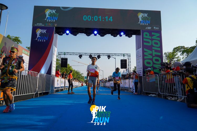 Race photo from PIK NITE RUN 2025