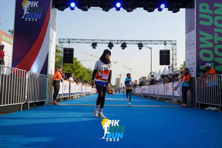 Race photo from PIK NITE RUN 2025