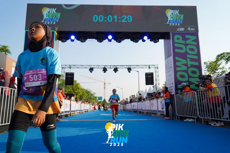 Race photo from PIK NITE RUN 2025