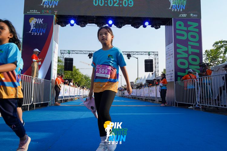 Race photo from PIK NITE RUN 2025