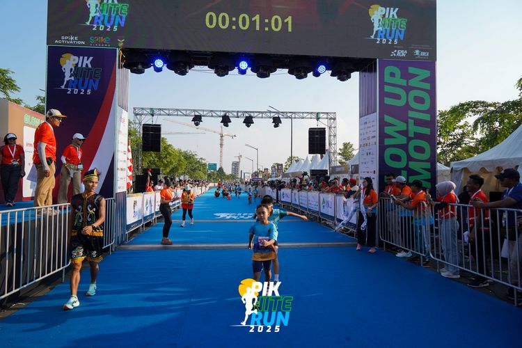 Race photo from PIK NITE RUN 2025