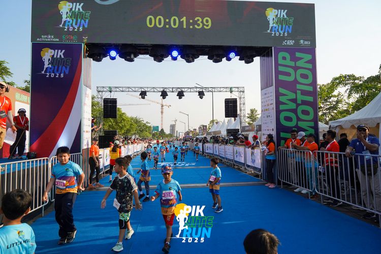 Race photo from PIK NITE RUN 2025