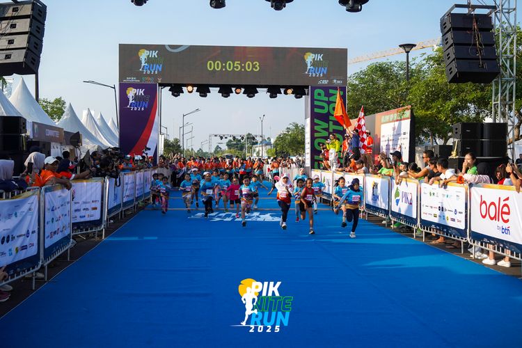 Race photo from PIK NITE RUN 2025