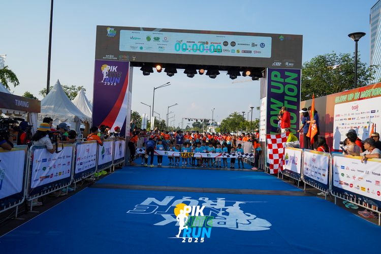 Race photo from PIK NITE RUN 2025