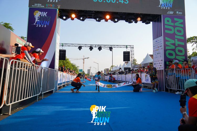 Race photo from PIK NITE RUN 2025