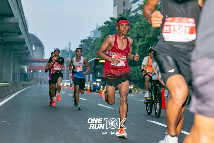 Race photo from ONE RUN 10 K