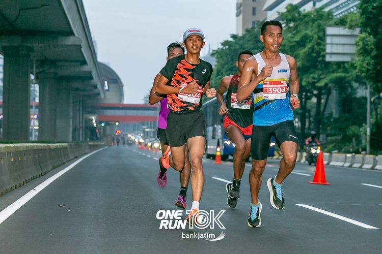 Race photo from ONE RUN 10 K