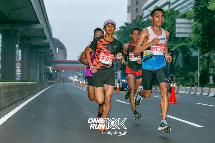 Race photo from ONE RUN 10 K