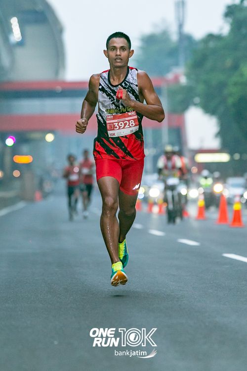 Race photo from ONE RUN 10 K
