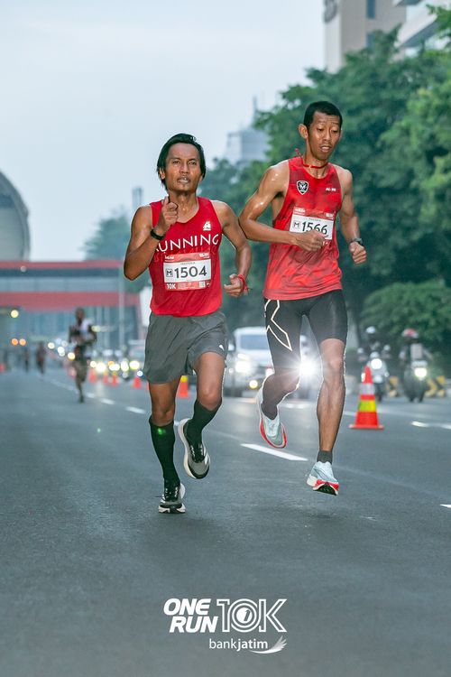 Race photo from ONE RUN 10 K