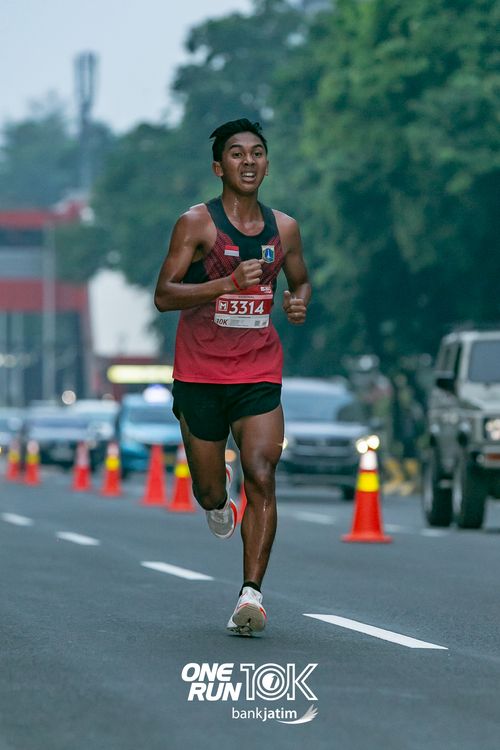 Race photo from ONE RUN 10 K