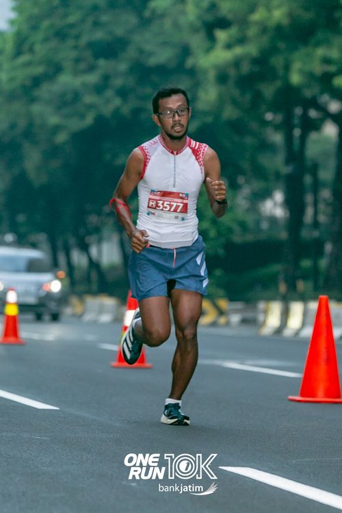 Race photo from ONE RUN 10 K