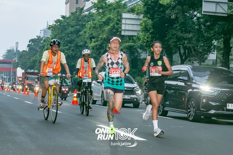 Race photo from ONE RUN 10 K