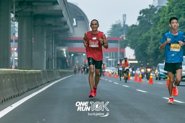 Race photo from ONE RUN 10 K