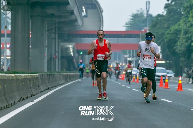 Race photo from ONE RUN 10 K