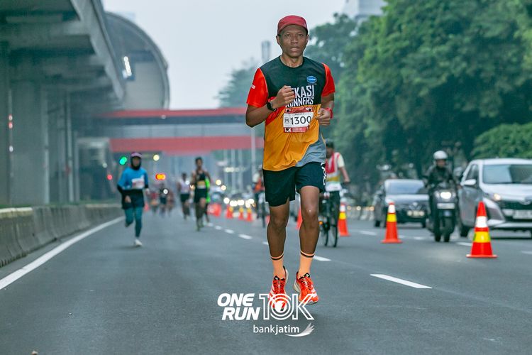 Race photo from ONE RUN 10 K