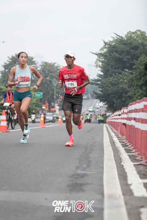 Race photo from ONE RUN 10K 2025