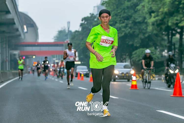 Race photo from ONE RUN 10 K