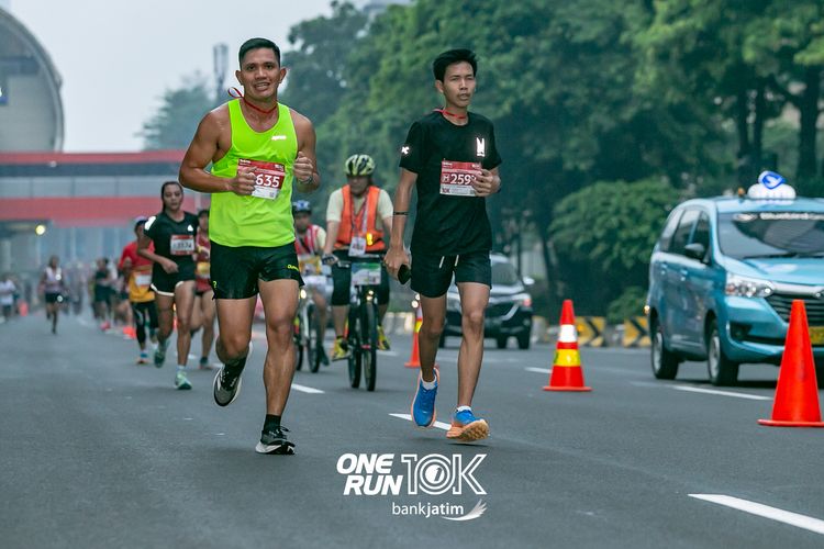 Race photo from ONE RUN 10 K