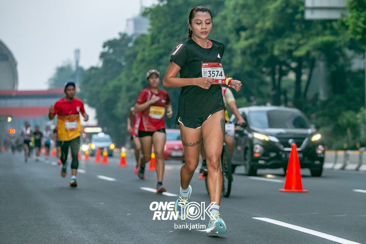 Race photo from ONE RUN 10 K
