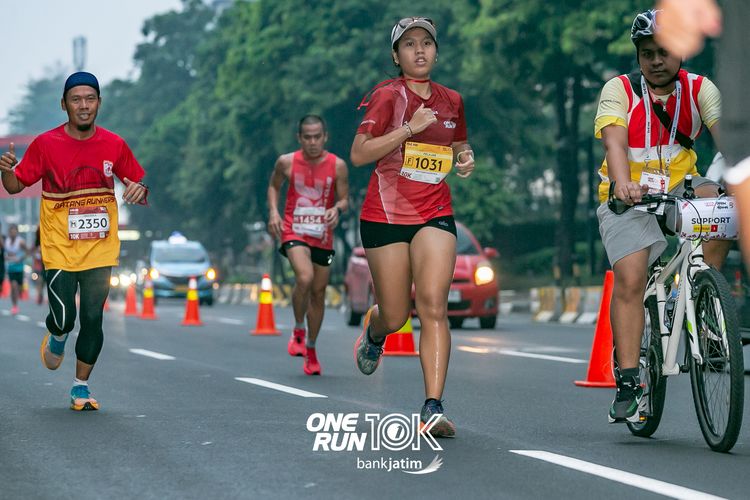 Race photo from ONE RUN 10 K