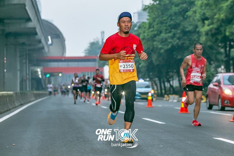 Race photo from ONE RUN 10 K