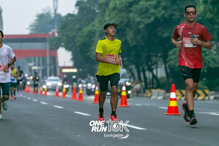 Race photo from ONE RUN 10 K
