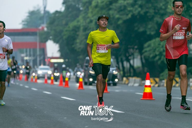 Race photo from ONE RUN 10 K
