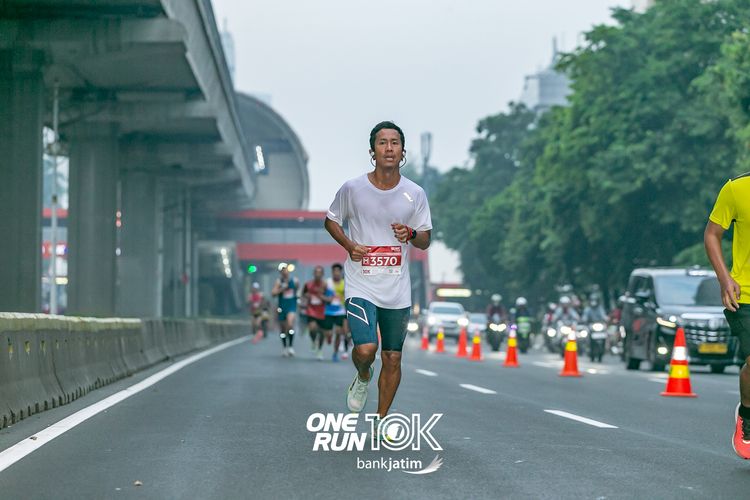 Race photo from ONE RUN 10 K