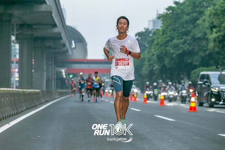 Race photo from ONE RUN 10 K