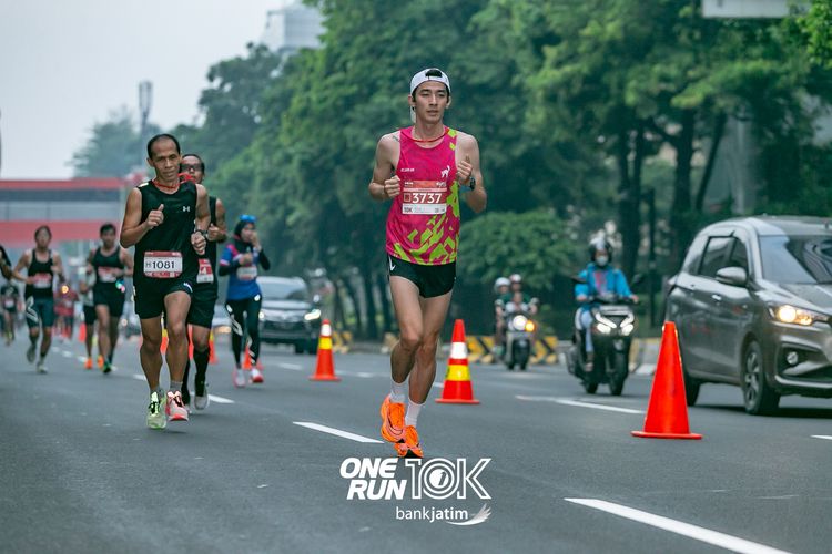 Race photo from ONE RUN 10 K