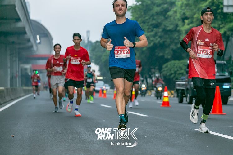 Race photo from ONE RUN 10 K