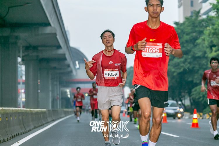 Race photo from ONE RUN 10 K
