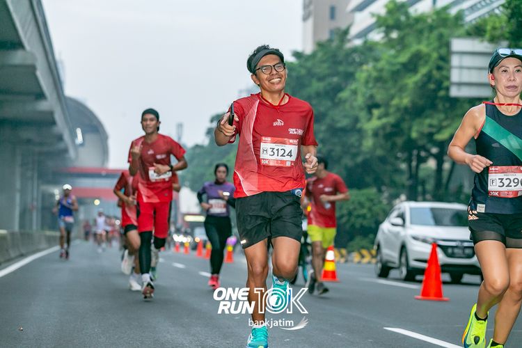 Race photo from ONE RUN 10 K