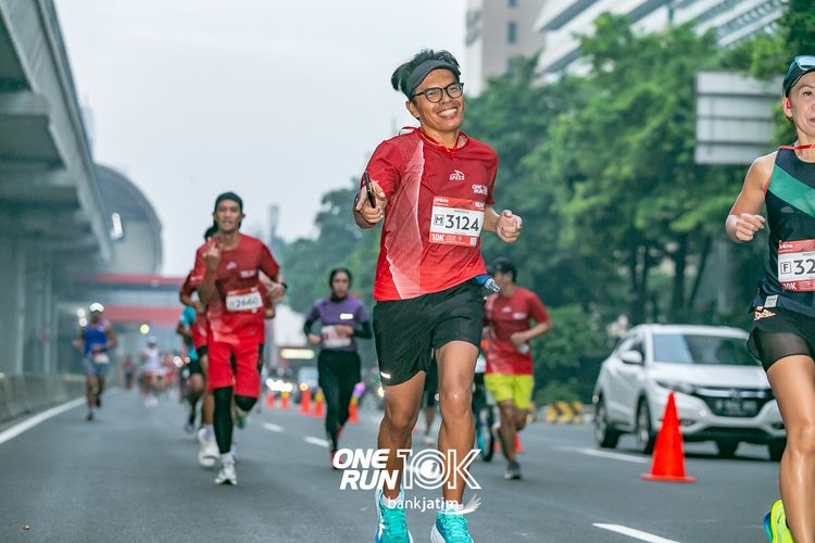 Race photo from ONE RUN 10 K