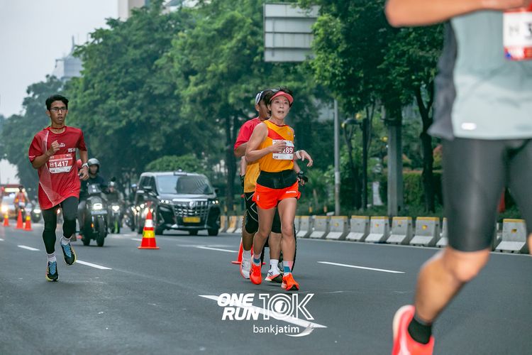 Race photo from ONE RUN 10 K