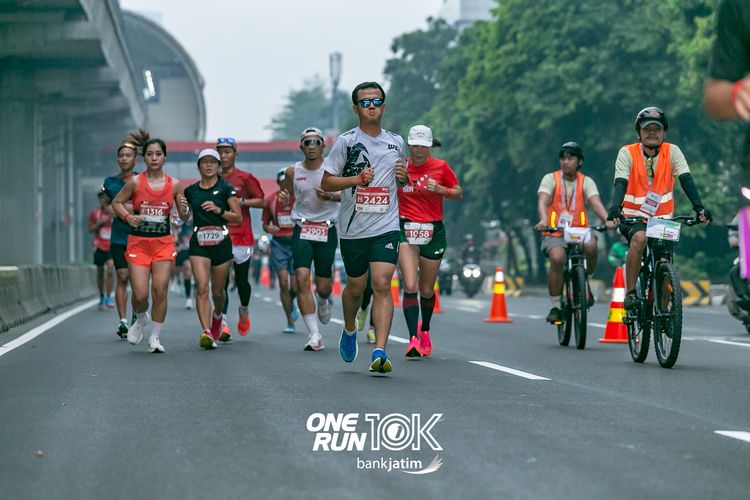 Race photo from ONE RUN 10 K