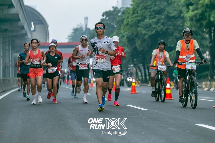 Race photo from ONE RUN 10 K