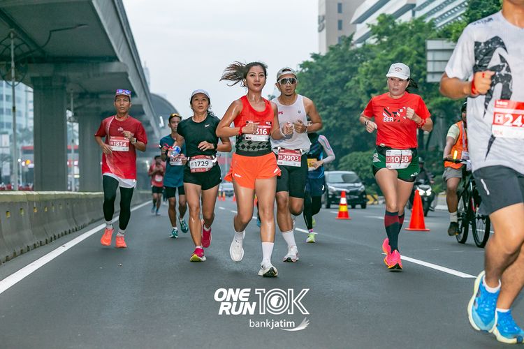 Race photo from ONE RUN 10 K