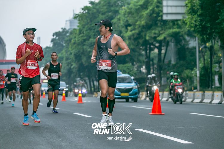 Race photo from ONE RUN 10 K
