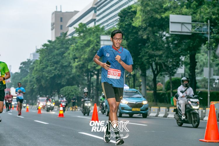 Race photo from ONE RUN 10 K