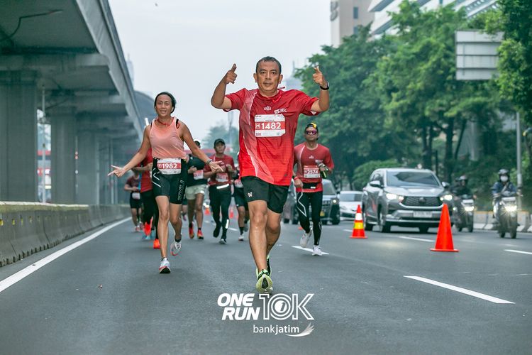 Race photo from ONE RUN 10 K