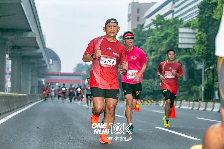 Race photo from ONE RUN 10 K