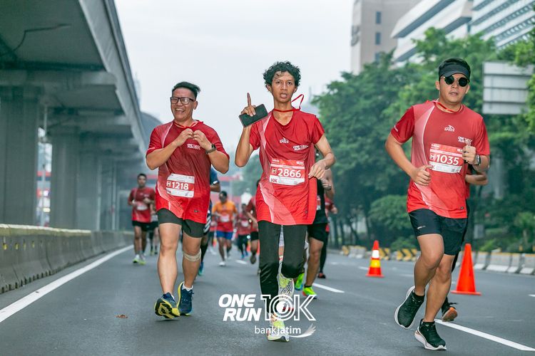 Race photo from ONE RUN 10 K