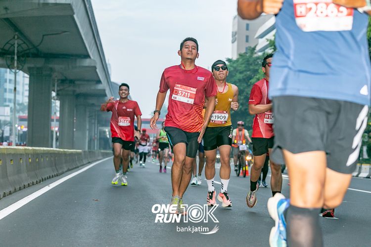 Race photo from ONE RUN 10 K