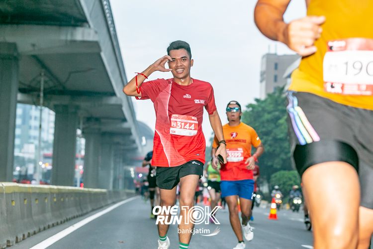 Race photo from ONE RUN 10 K